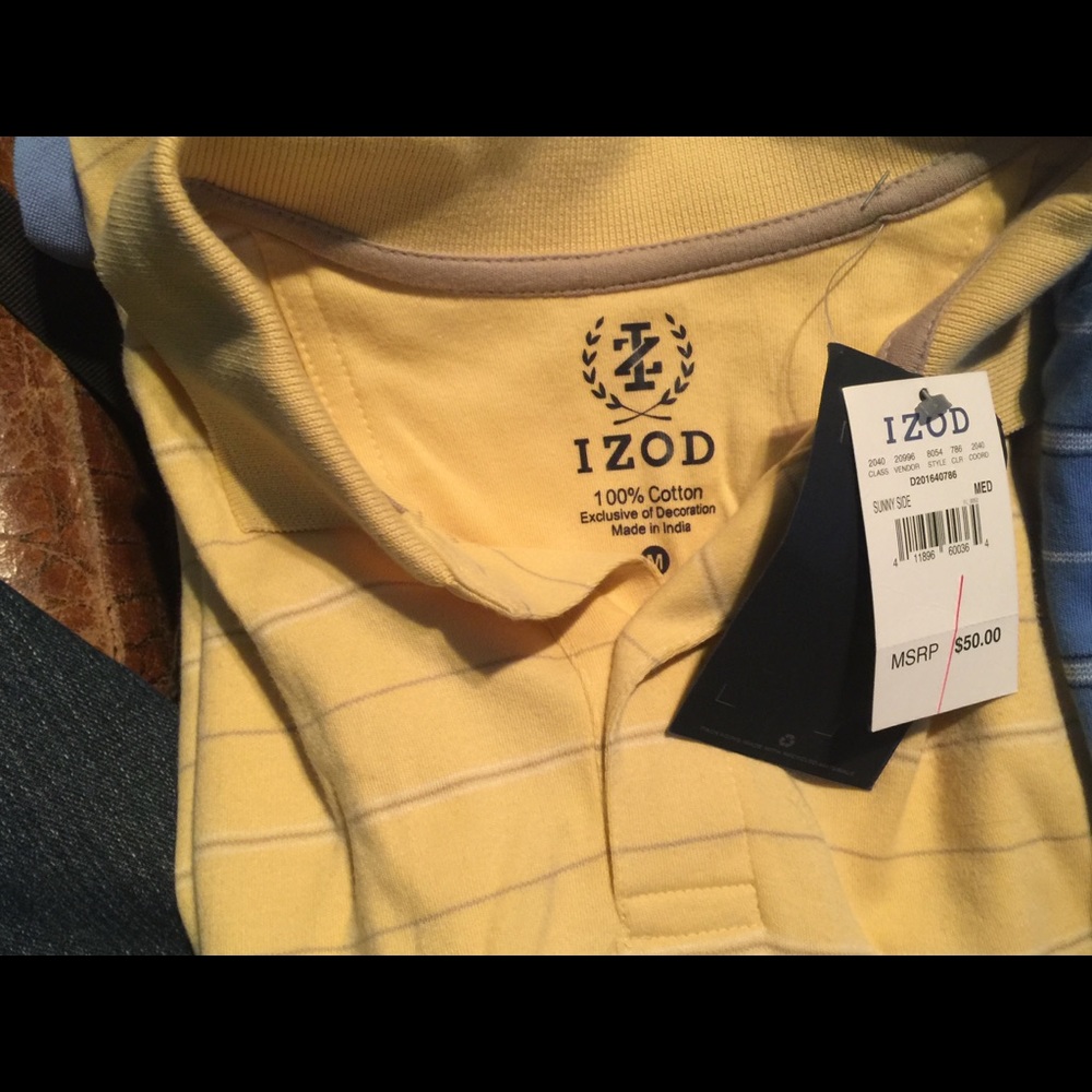 Men’s Izod golf shirt